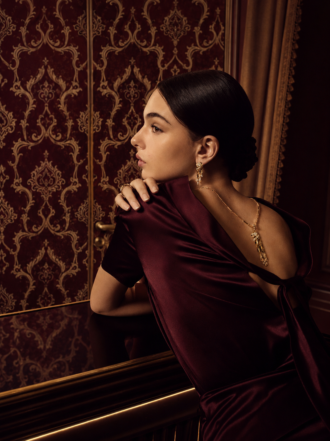 Woman wearing Naqsha jewellery